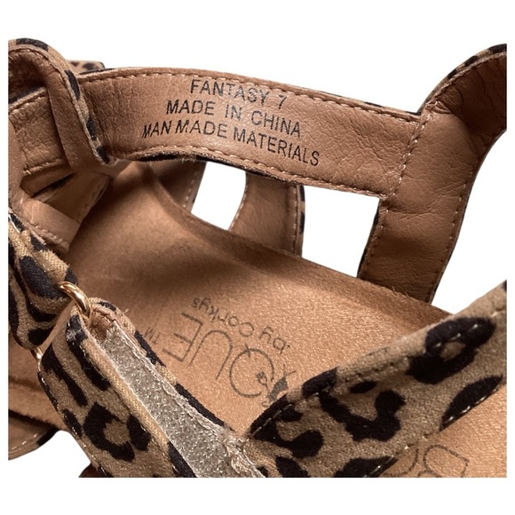 Corkys Leopard Strap Sandals, Size 7 - Picture 4 of 7